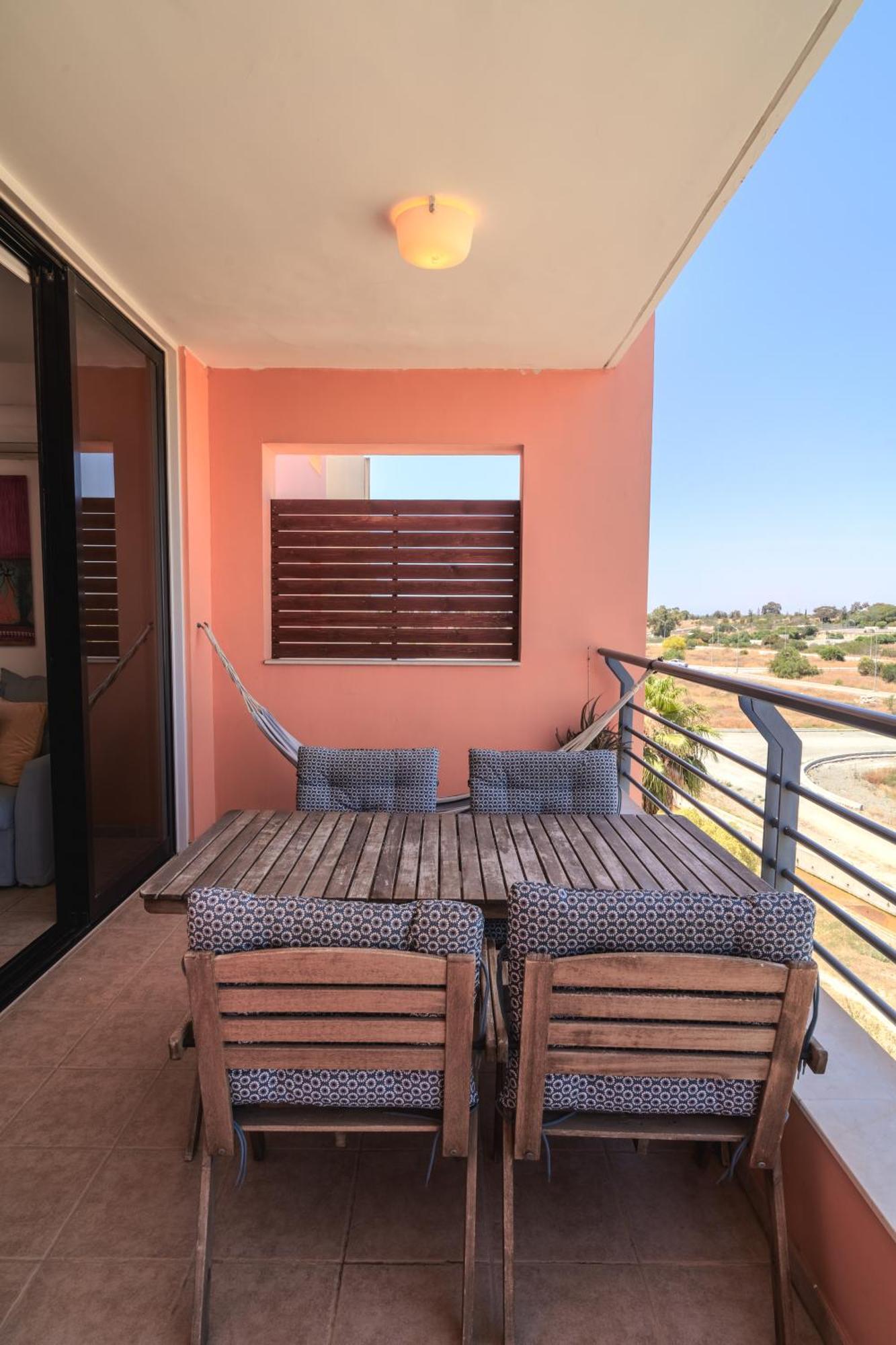 Isabella One Bedroom Larnaca Ngoại thất bức ảnh